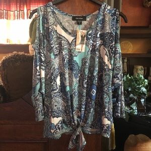 ❤️‍🔥NWT❤️‍🔥 Blue Paisley Blouse SMALL